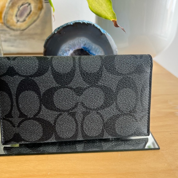 Coach Wallet - Picture 2 of 6